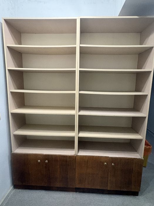 Отдам шкафы книжные