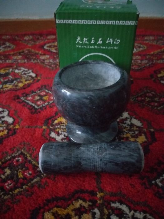 Ступка из гранита или мрамора новая,а также продаю стаканы .