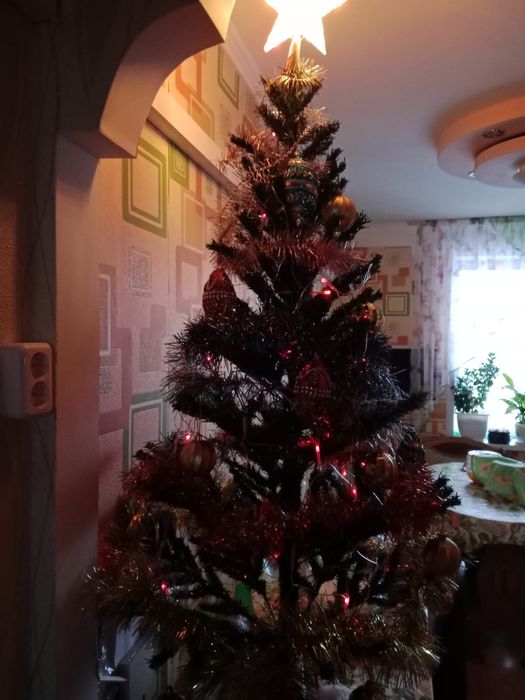 Продам новогоднюю елку