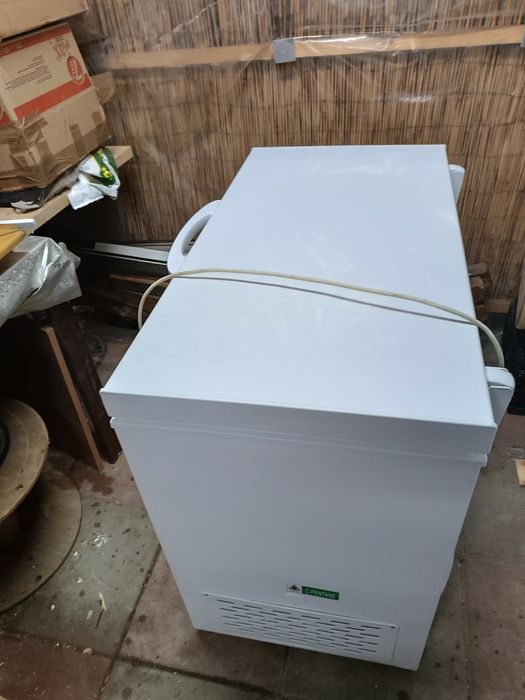 Vând ladă frigorifică Valberg.