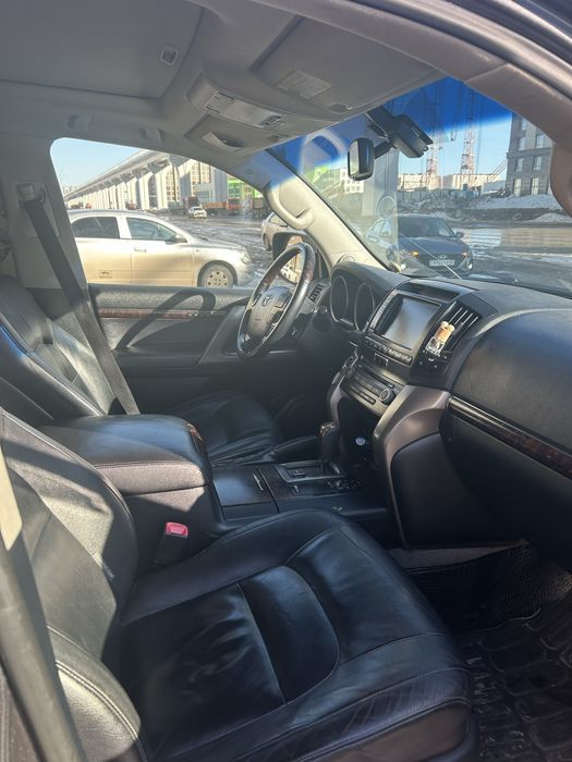 Land Cruiser 200 60th