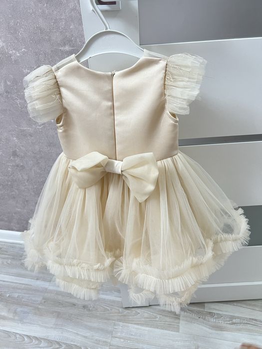 Продам платье на девочку 2-3 года