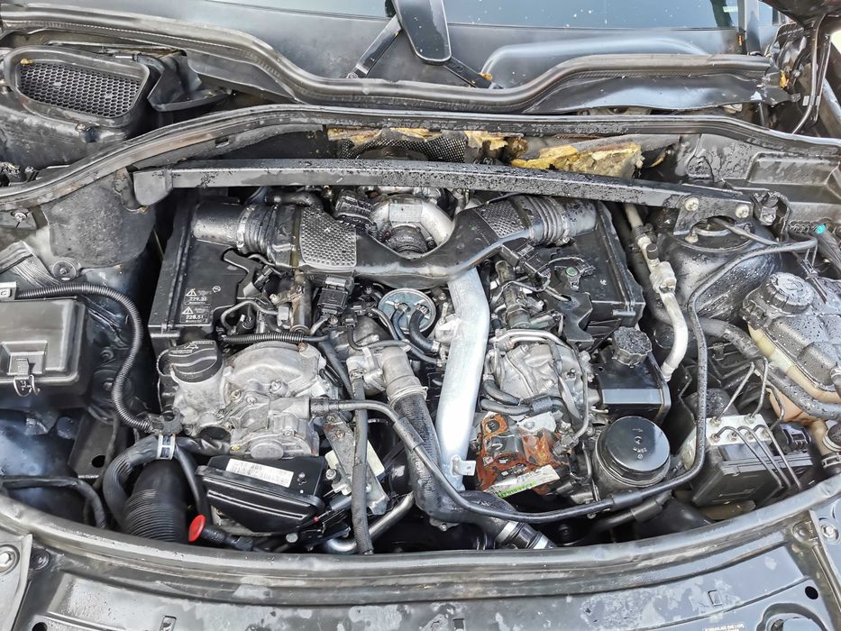 Dezmembrez mercedes GL x164 320 D om 642/haion gl/grila GL/capota/