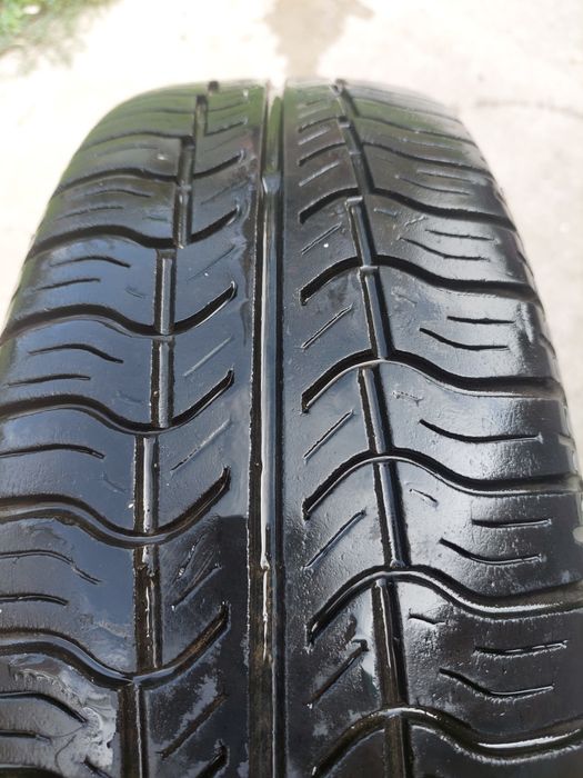 Jante pe 14' cu anvelape Pirelli