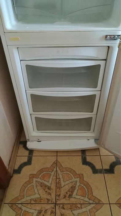 продам холодильник
