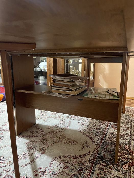 Продам стол книжка