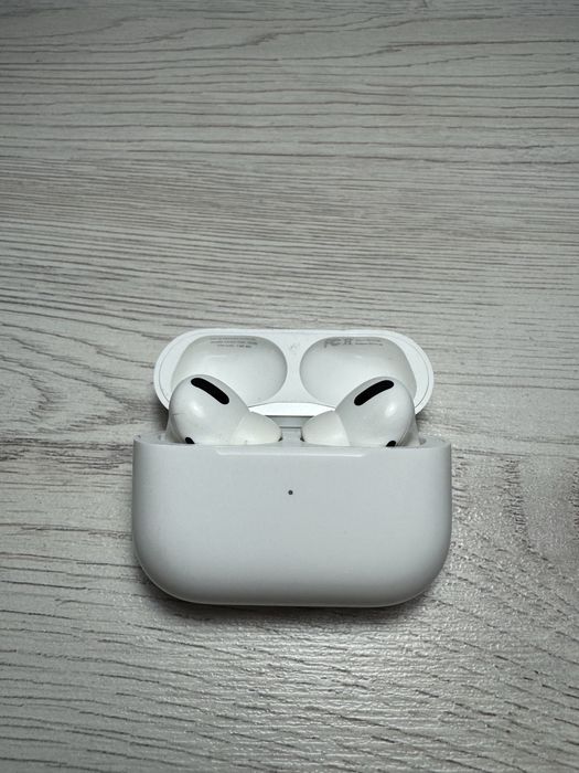 Продам Оригинальный Apple AirPods Pro