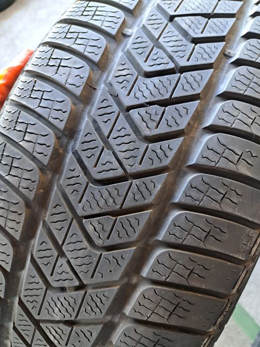 4 anvelope iarnă 245 45 R19 Pirelli