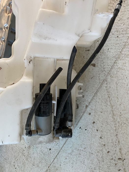 Vas Spalator Faruri + Pompita Volvo XC40 32274693