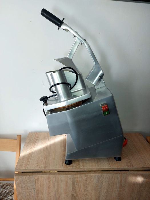 Aparat profesional de tăiat legume și brânzeturi