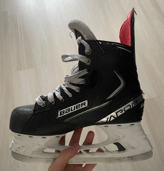 Хоккейные коньки