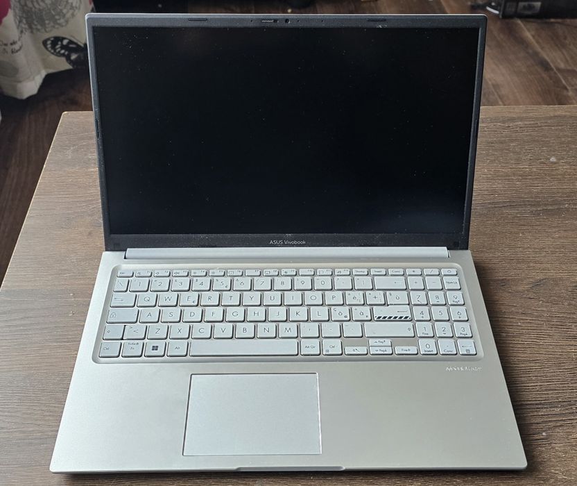 ASUS Vivobook 15 – Intel Core i3-1215U 16GB RAM 512GB SSD NVMe