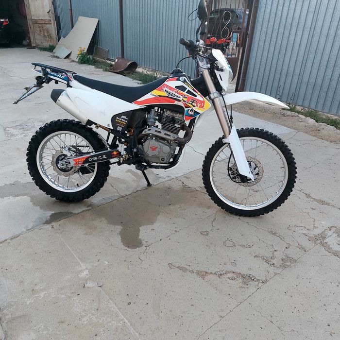 Мотоцикл эндуро 06