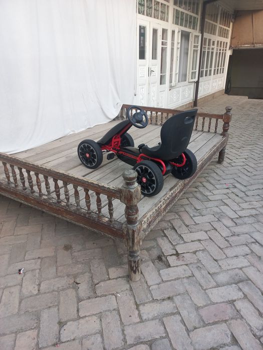 Срочно Детская спортивная машинка в отличном состояни