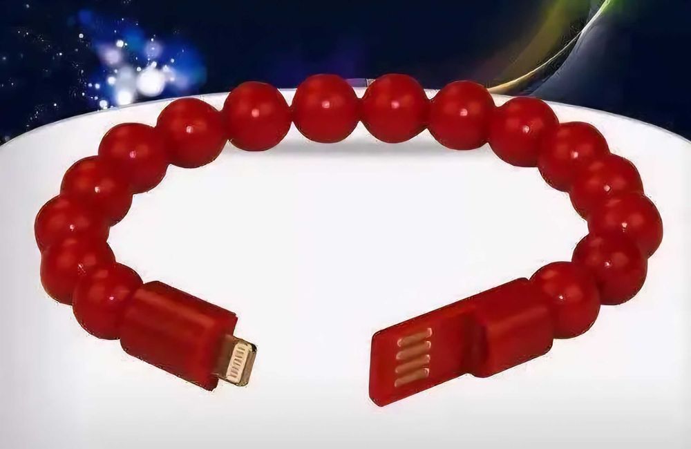 Зарядно за iPhone гривна