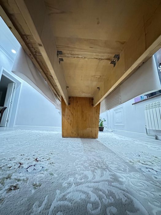 Стол со стульями