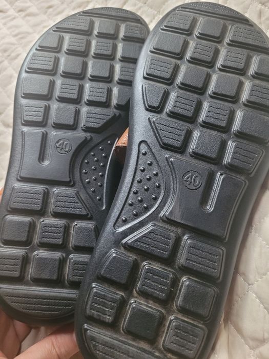 Сандалии кожаные