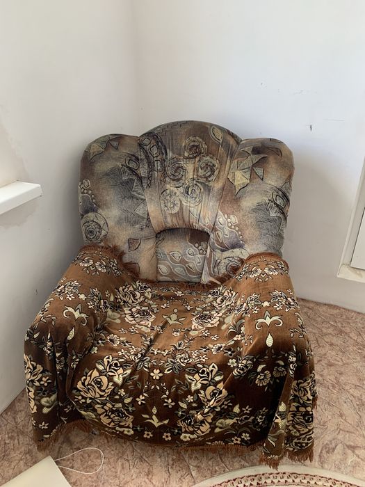 Продам диван.