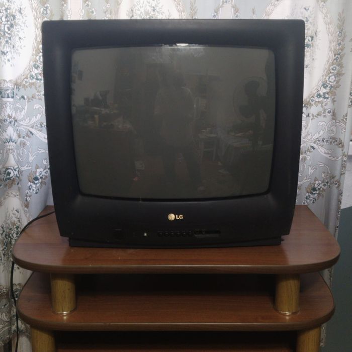 Продам телевизор LG