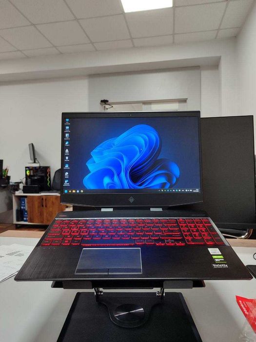 HP Omen i7-10750H