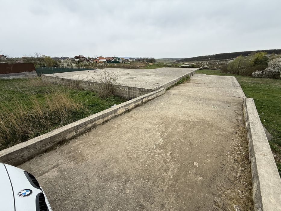 Ofer spre vanzare fundatie pentru Casa + Teren 58 Arii in Viile SM