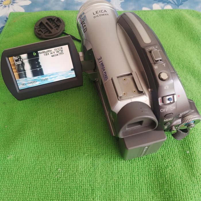 Canon Legria HF R 106