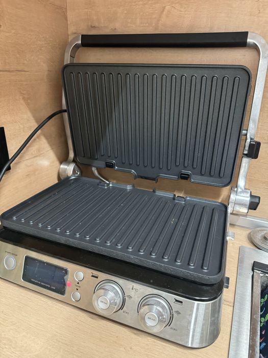 Мультигриль DeLonghi CGH1030D