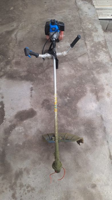 Продам триммер бензиновый