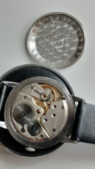 Ceas mecanic Movado din anii 40. Funcționează foarte bine