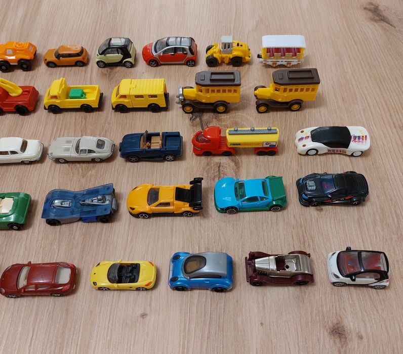 Киндер играчки колички