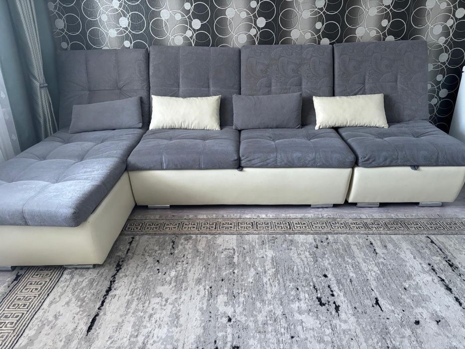 Срочно !!! Диван 3 метра в отличном состояний