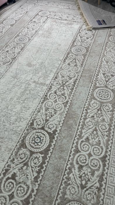 Ковер, палас в зал, гостиную