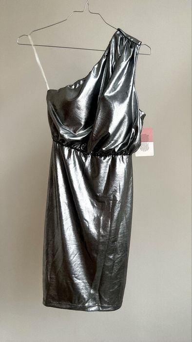 Рокля с метален ефект – нова – размер S/M