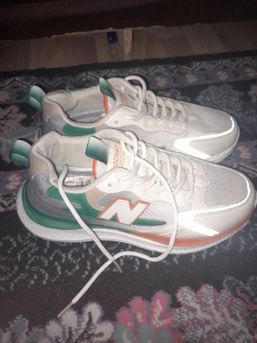 Krasovkaa Asics setka