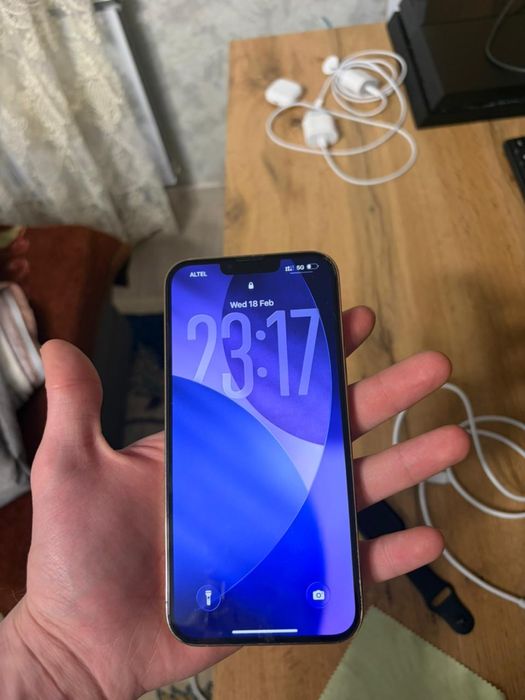 Iphone 13 pro max , в хорошем состоянии