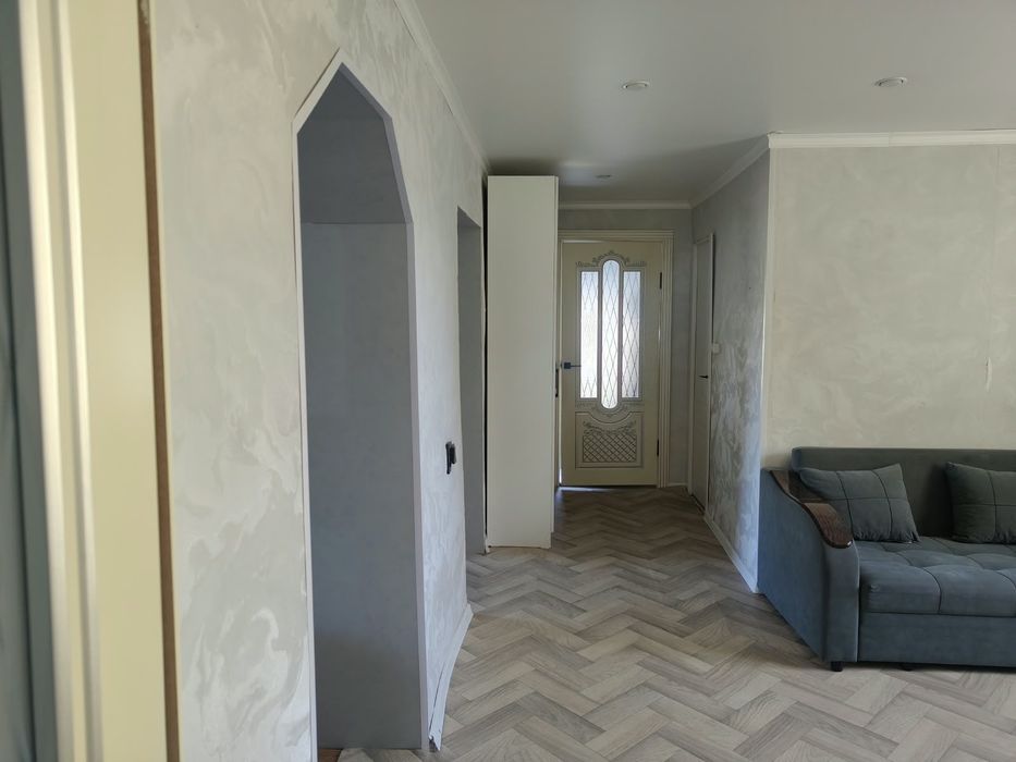 Продам 5 комнатную квартиру
