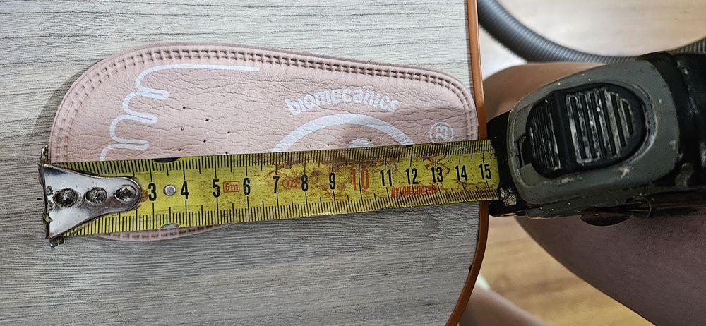 Vând pantofi biomecanics mărimea 23,noi