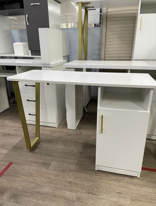 Срочно продам мойку,маникюрный стол