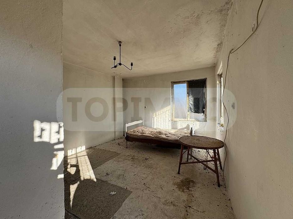 Просторна къща в село Сваленик