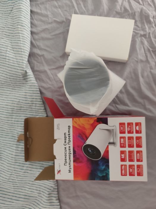 Преносим смарт мултимедиен проектор Xmart MPP-40, 720p картина, Android 14, Бя