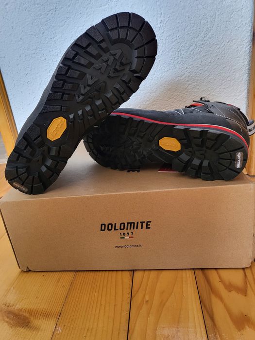 Чисто нови обувки Dolomite