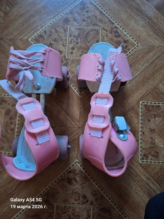 Детские ролики продаются