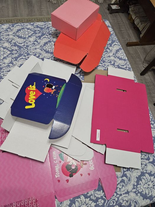 Подарочная коробка, бокс