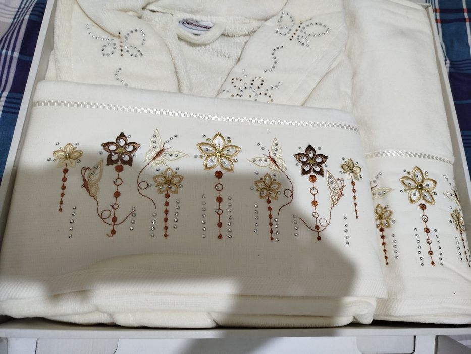 Banni halat 2ta komplekt sochiqgi bilan