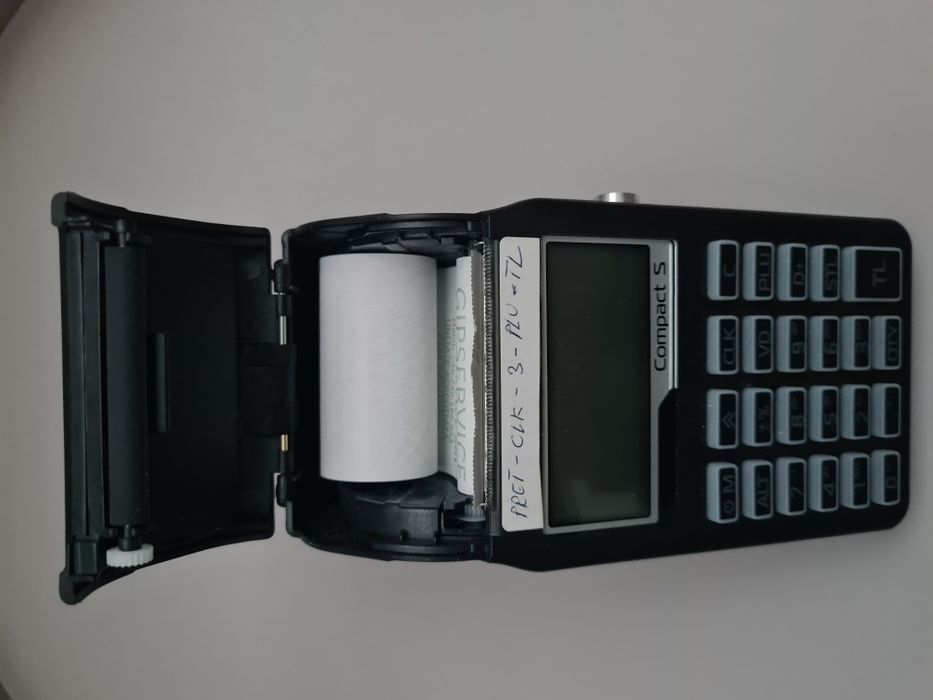 Casa de marcat cu acumulator.