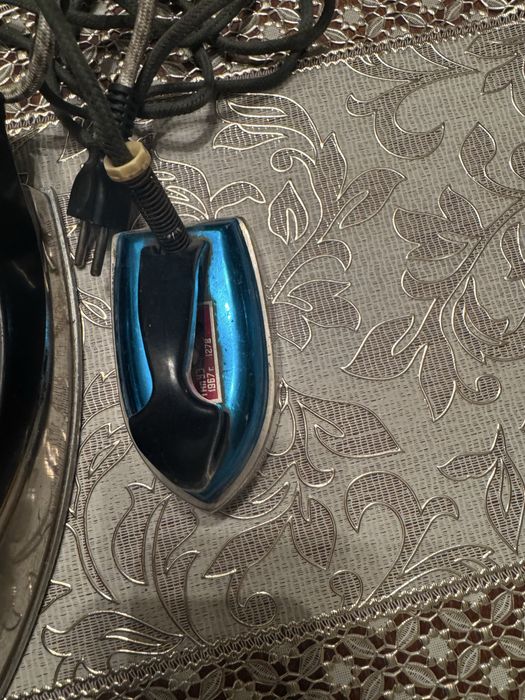 Продаются старинные утюги