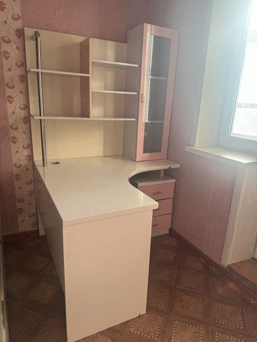 Сабақ оқитын стол