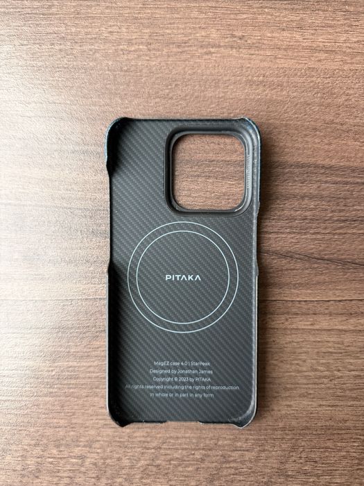 Husa carbon Pitaka Iphone 15 Pro