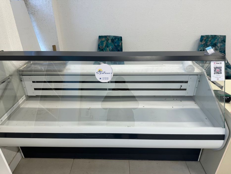 Продам витринные морозильники и лари для магазина