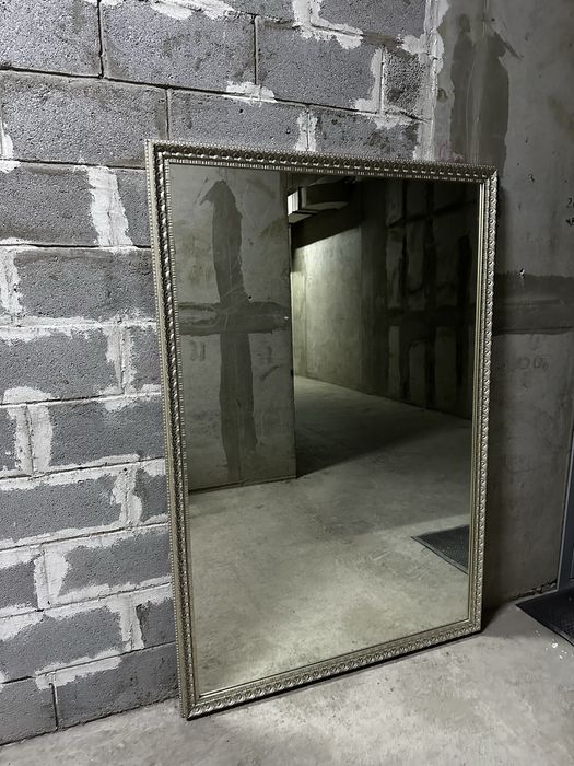 Зеркало с рамкой